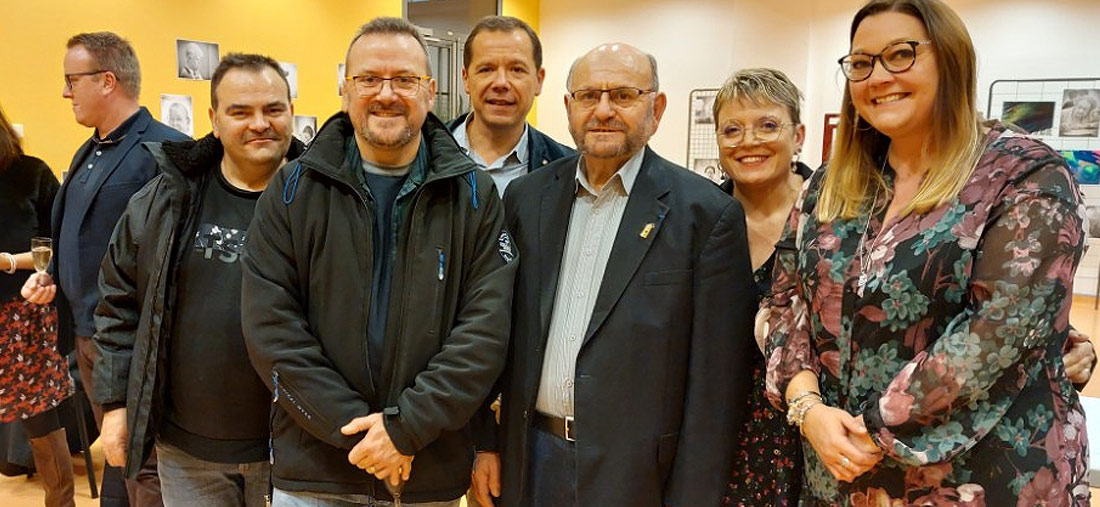 Gibert Lechardeur entouré des membres du CT